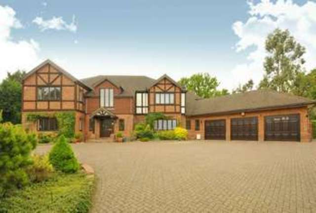 Image of 5 bedroom Detached house for sale in Oxford Close Northwood HA6 at Moor Park  Northwood, HA6 2FG