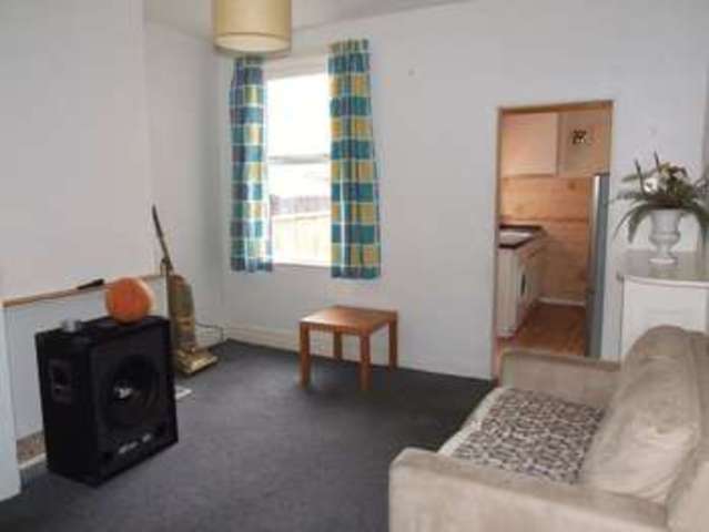  Image of 3 bedroom Terraced house to rent in Oxford Street Loughborough LE11 at Oxford Street  Loughborough, LE11 5DP