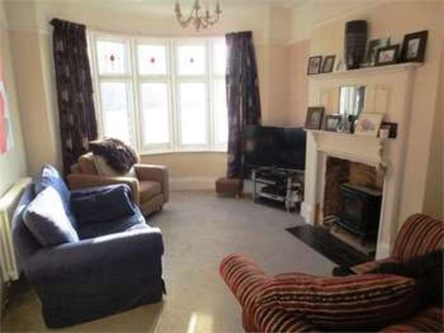  Image of 4 bedroom Terraced house for sale in Pall Mall Leigh-on-Sea SS9 at Pall Mall Leigh on sea Leigh-on-Sea, SS9 1RD