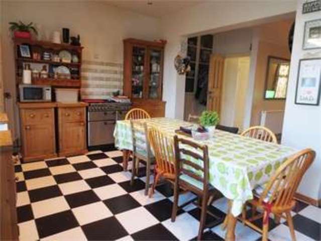 Image of 4 bedroom Terraced house for sale in Pall Mall Leigh-on-Sea SS9 at Pall Mall Leigh on sea Leigh-on-Sea, SS9 1RD