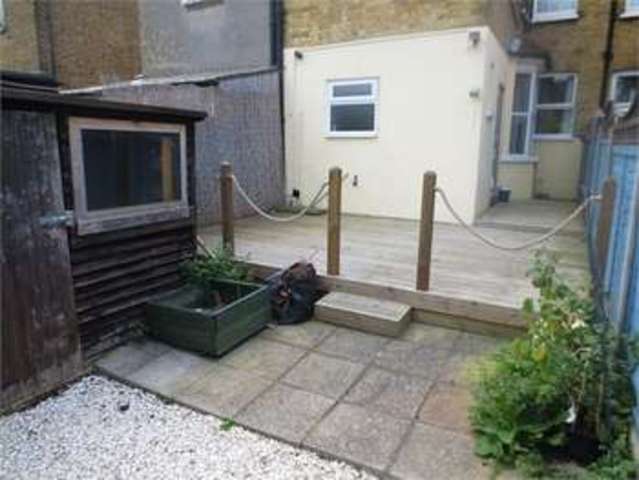  Image of 1 bedroom Apartment for sale in Pall Mall Leigh-on-Sea SS9 at Pall Mall Leigh on sea Leigh-on-Sea, SS9 1RQ