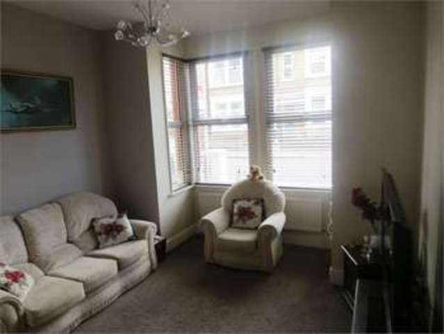  Image of 1 bedroom Apartment for sale in Pall Mall Leigh-on-Sea SS9 at Pall Mall Leigh on sea Leigh-on-Sea, SS9 1RQ