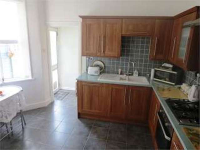  Image of 1 bedroom Apartment for sale in Pall Mall Leigh-on-Sea SS9 at Pall Mall Leigh on sea Leigh-on-Sea, SS9 1RQ
