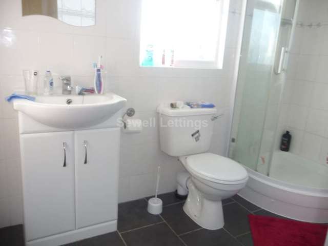  Image of 7 bedroom Terraced house to rent in Palmer Park Avenue Earley Reading RG6 at Palmer Park Avenue  Reading, RG6 1DN