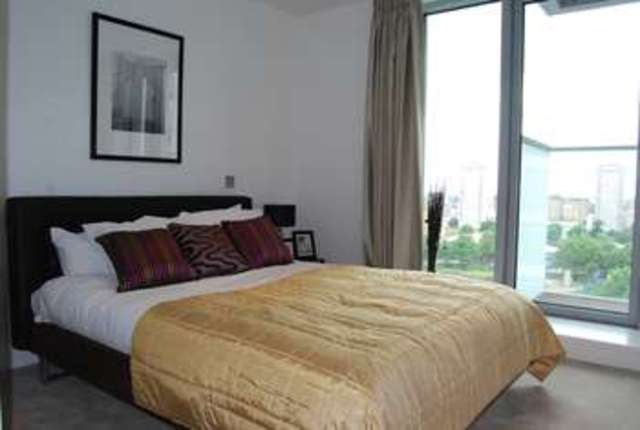  Image of 1 bedroom Flat for sale in Pan Peninsula Square London E14 at Canary Wharf, E14 9HP