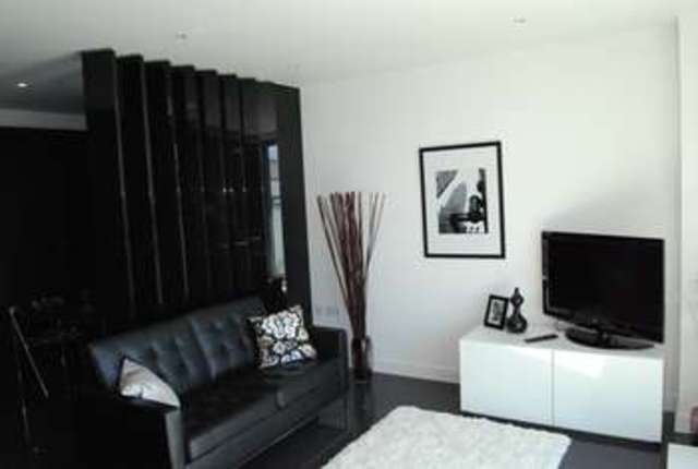  Image of Flat for sale in Pan Peninsula Square London E14 at Canary Wharf, E14 9HD