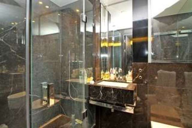  Image of Flat for sale in Pan Peninsula Square London E14 at Canary Wharf, E14 9HG