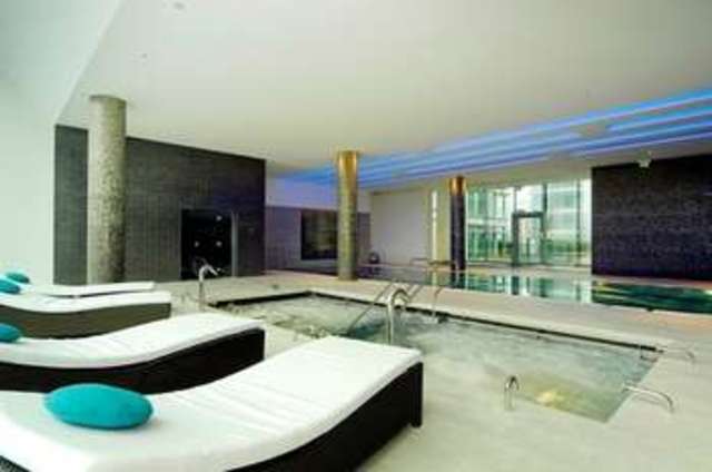  Image of Flat for sale in Pan Peninsula Square London E14 at Canary Wharf, E14 9HG