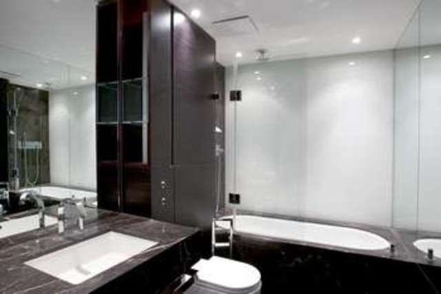  Image of Flat for sale in Pan Peninsula Square London E14 at Canary Wharf, E14 9HL
