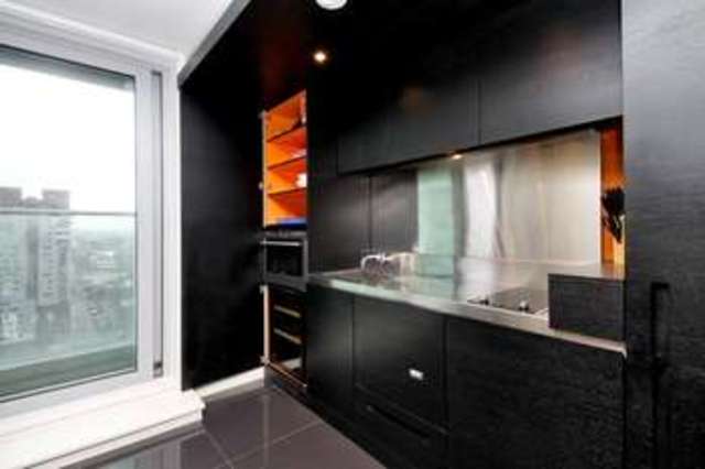  Image of Flat for sale in Pan Peninsula Square London E14 at Canary Wharf, E14 9HG