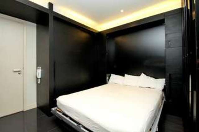  Image of Flat for sale in Pan Peninsula Square London E14 at Canary Wharf, E14 9HG