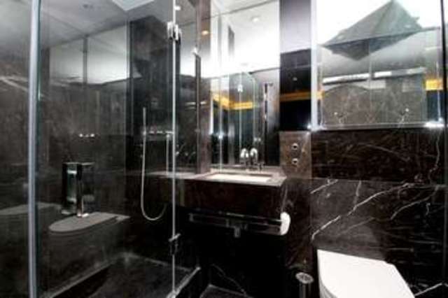  Image of Flat for sale in Pan Peninsula Square London E14 at Canary Wharf, E14 9HG