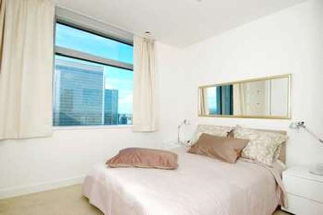  Image of 3 bedroom Flat for sale in Pan Peninsula Square London E14 at Canary Wharf, E14 9HJ