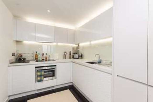  Image of 1 bedroom Flat for sale in Pan Peninsula Square London E14 at Canary Wharf, E14 9HL
