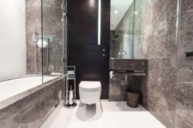  Image of 1 bedroom Flat for sale in Pan Peninsula Square London E14 at Canary Wharf, E14 9HL