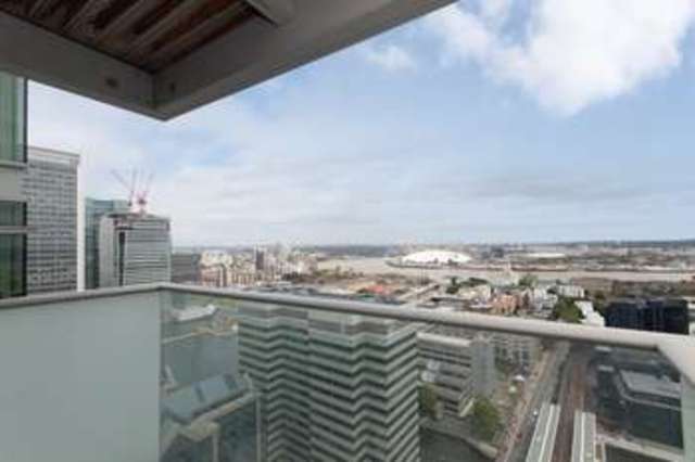  Image of 1 bedroom Flat for sale in Pan Peninsula Square London E14 at Canary Wharf, E14 9HL