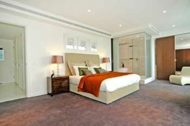  Image of 3 bedroom Flat for sale in Pan Peninsula Square London E14 at Canary Wharf, E14 9HR