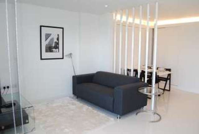  Image of Flat for sale in Pan Peninsula Square London E14 at Canary Wharf, E14 9HQ