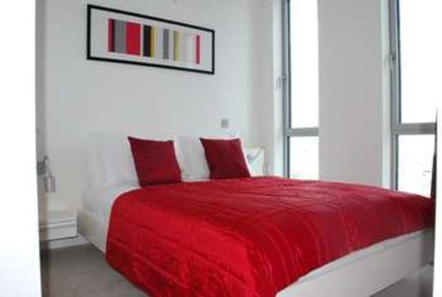  Image of 2 bedroom Flat for sale in Pan Peninsula Square London E14 at London, E14 9HP