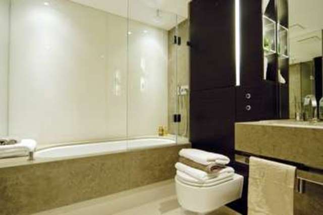  Image of 2 bedroom Flat for sale in Pan Peninsula Square London E14 at London, E14 9HP
