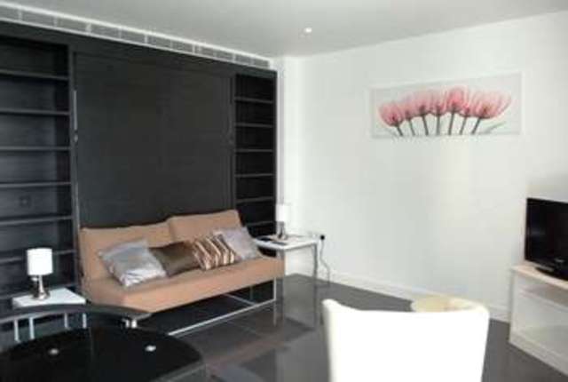  Image of Flat for sale in Pan Peninsula Square London E14 at Canary Wharf, E14 9HG
