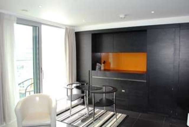  Image of Flat for sale in Pan Peninsula Square London E14 at Canary Wharf, E14 9HG