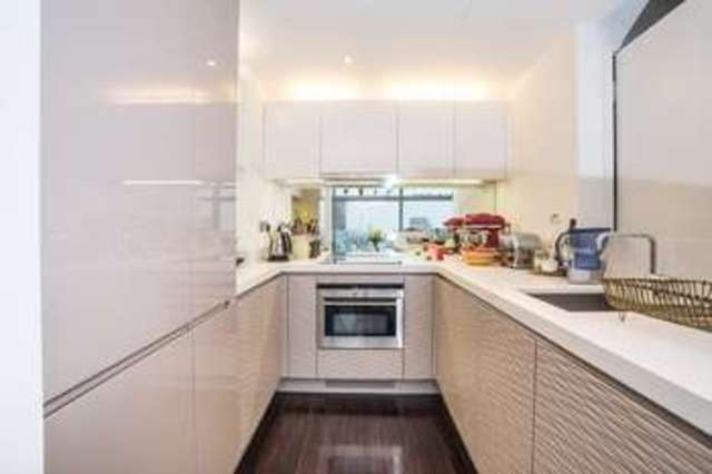  Image of 2 bedroom Flat for sale in Pan Peninsula Square London E14 at Canary Wharf, E14 9HG