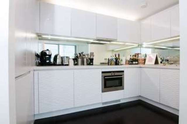  Image of 1 bedroom Flat for sale in Pan Peninsula Square London E14 at London, E14 9HR