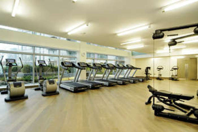  Image of 1 bedroom Flat for sale in Pan Peninsula Square London E14 at London, E14 9HR
