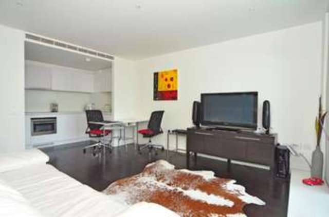  Image of 1 bedroom Flat for sale in Pan Peninsula Square London E14 at Canary Wharf, E14 9HD