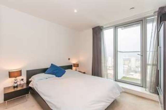  Image of 1 bedroom Flat for sale in Pan Peninsula Square London E14 at Canary Wharf, E14 9HR