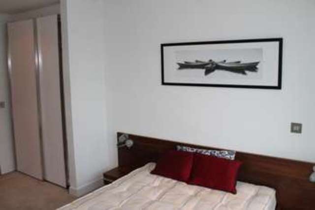  Image of 2 bedroom Flat for sale in Pan Peninsula Square London E14 at Canary Wharf, E14 9HJ