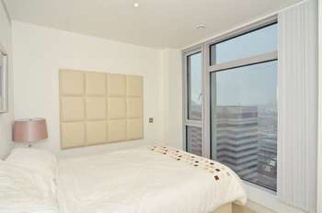  Image of 1 bedroom Flat for sale in Pan Peninsula Square London E14 at Canary Wharf, E14 9HJ