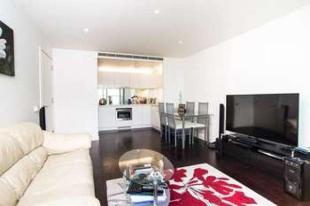  Image of 1 bedroom Flat for sale in Pan Peninsula Square London E14 at Canary Wharf, E14 9HN