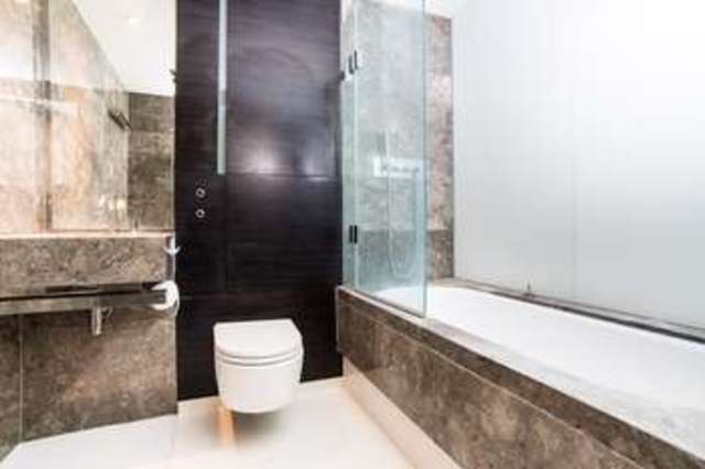  Image of 1 bedroom Flat for sale in Pan Peninsula Square London E14 at Canary Wharf, E14 9HN