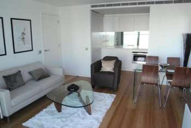  Image of 1 bedroom Flat for sale in Pan Peninsula Square London E14 at Canary Wharf, E14 9HR
