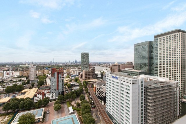  Image of Flat for sale in Pan Peninsula Square London E14 at London, E14 9HJ
