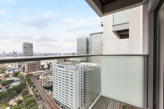  Image of Flat for sale in Pan Peninsula Square London E14 at London, E14 9HJ
