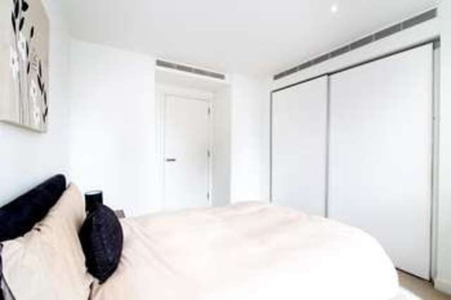  Image of 1 bedroom Flat for sale in Pan Peninsula Square London E14 at Canary Wharf, E14 9HA