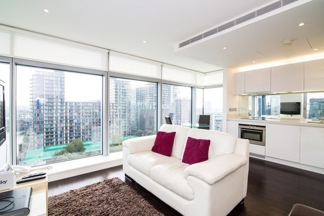  Image of 1 bedroom Flat for sale in Pan Peninsula Square London E14 at Canary Wharf, E14 9HP
