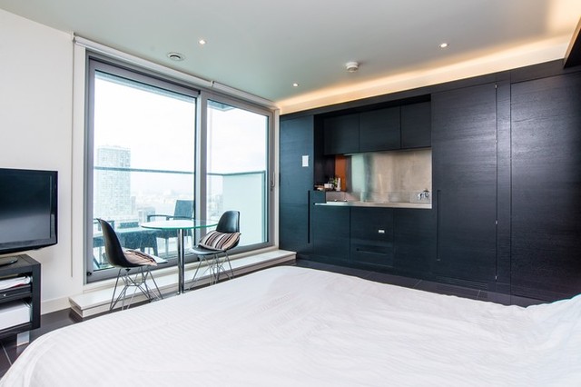  Image of Flat for sale in Pan Peninsula Square London E14 at Canary Wharf, E14 9HJ