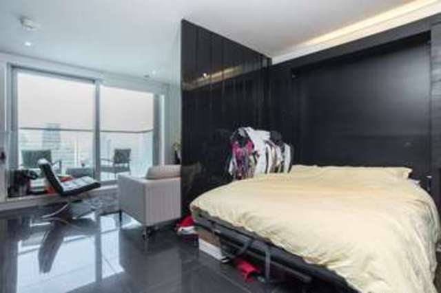  Image of Flat for sale in Pan Peninsula Square London E14 at Canary Wharf, E14 9HR