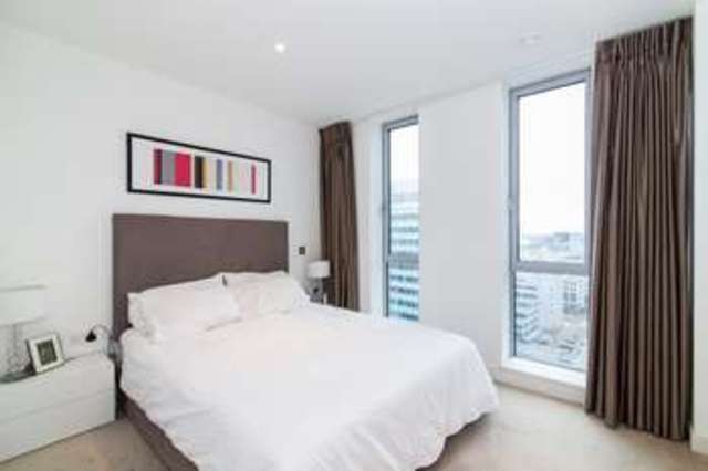  Image of 1 bedroom Flat for sale in Pan Peninsula Square London E14 at Canary Wharf, E14 9HG