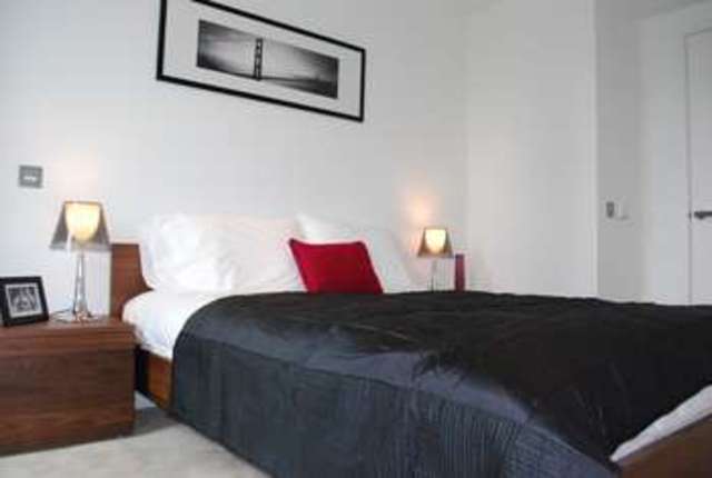  Image of 1 bedroom Flat for sale in Pan Peninsula Square London E14 at Canary Wharf, E14 9HA