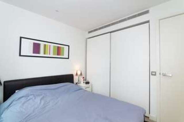  Image of 1 bedroom Flat for sale in Pan Peninsula Square London E14 at Canary Wharf, E14 9HG