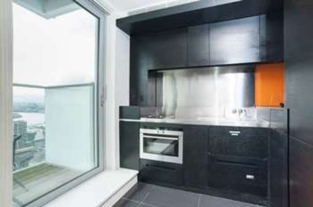  Image of Flat for sale in Pan Peninsula Square London E14 at Canary Wharf, E14 9HL