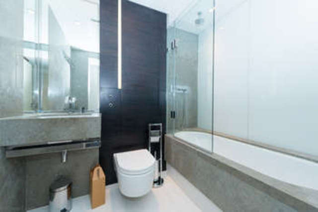  Image of 2 bedroom Flat to rent in Pan Peninsula Square London E14 at Canary Wharf, E14 9HP