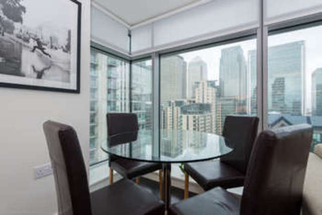  Image of 2 bedroom Flat to rent in Pan Peninsula Square London E14 at Canary Wharf, E14 9HP