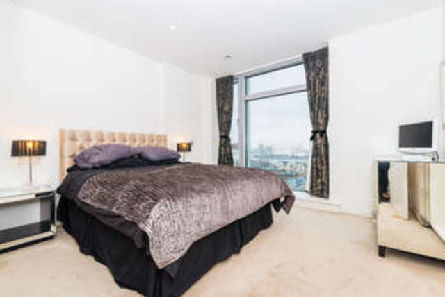  Image of 2 bedroom Flat for sale in Pan Peninsula Square London E14 at Canary Wharf, E14 9HN