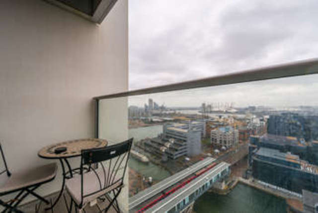  Image of 2 bedroom Flat for sale in Pan Peninsula Square London E14 at Canary Wharf, E14 9HN